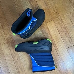 Boys Arctic Shield Winter Boots - Like New